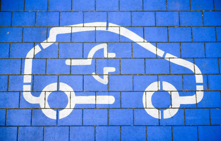 elektromobilität: carsharing- und mietwagen: zögerliche umstellung auf e-autos