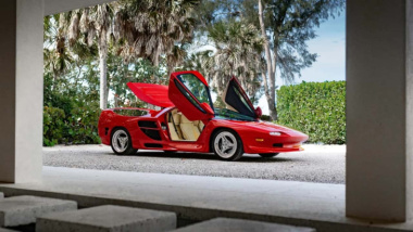 Dieser Vector M12 (1996) mit Lamborghini-V12 steht zum Verkauf