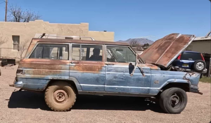 youtuber belebt einen verlassenen 1964er jeep wagoneer wieder, nachdem er ihn für nur 2 dollar gekauft hat
