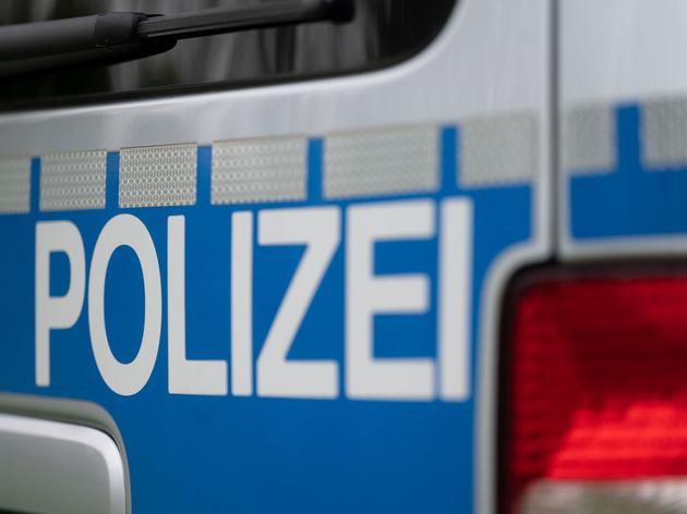 brandsatz am auto? polizeieinsatz im berliner grunewald