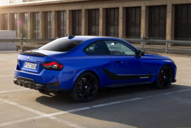 BMW M240i: Portimao Blau und viel Carbon am Hecktriebler