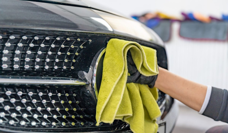 bußgeld: autofahrer sollten diesen fehler beim waschen niemals machen – sonst wird’s teuer