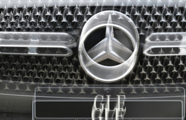 Autohersteller: Mercedes-Benz ruft weltweit rund 261.000 SUVs zurück