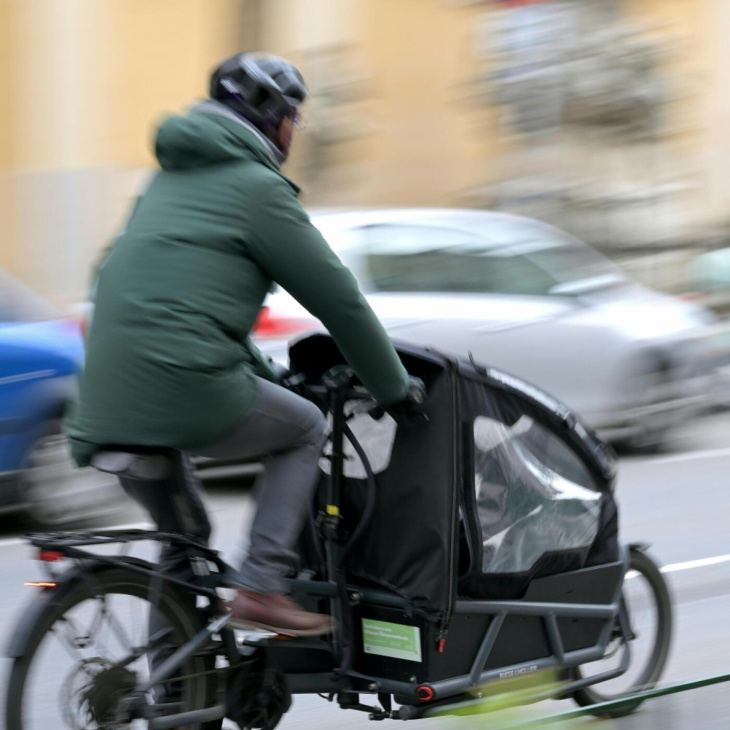2023 erstmals mehr e-bikes als konventionelle räder verkauft
