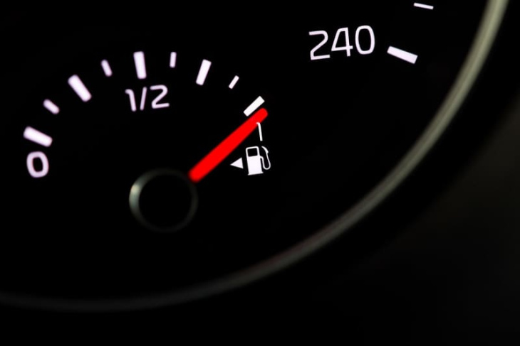 tank-tipp: dieses kleine zeichen sollte jeder autofahrer kennen