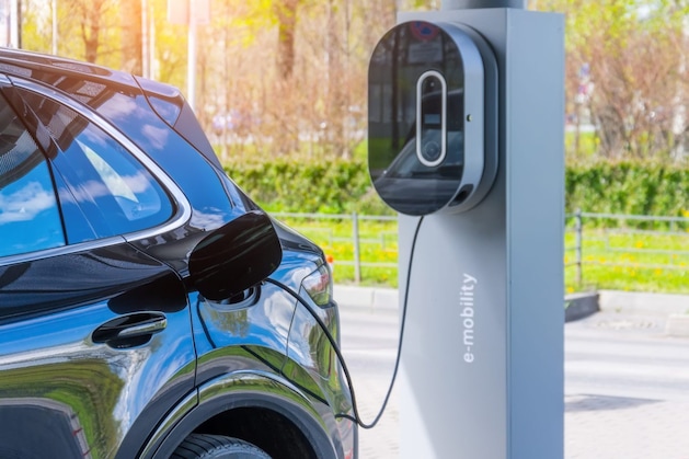 forscher erzielen durchbruch: neue batterie lädt elektroautos in sekunden auf