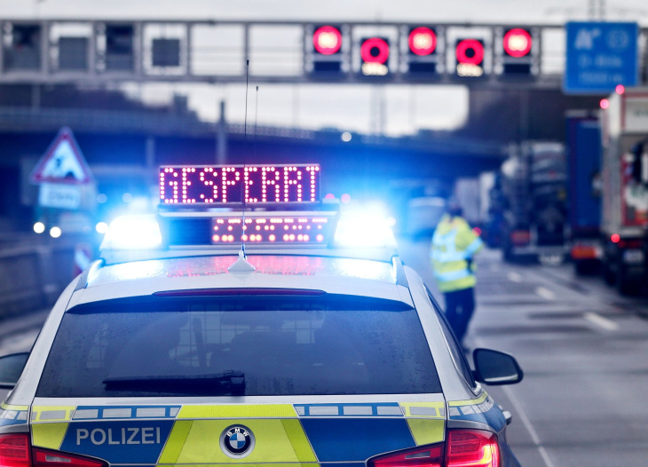 zwei unfälle auf a24: autobahn in richtung berlin gesperrt