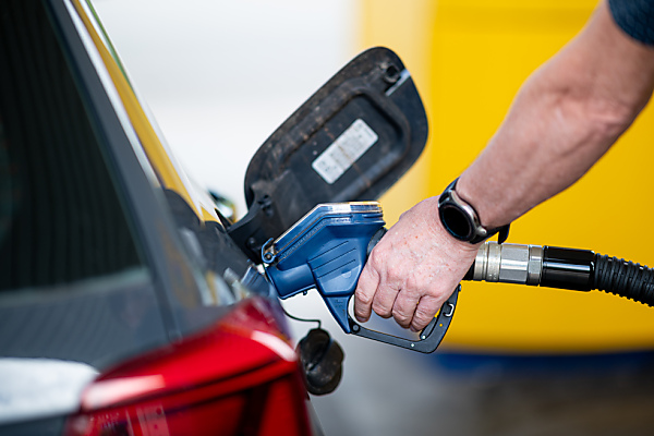 benziner bleibt für österreicher nummer eins beim autokauf