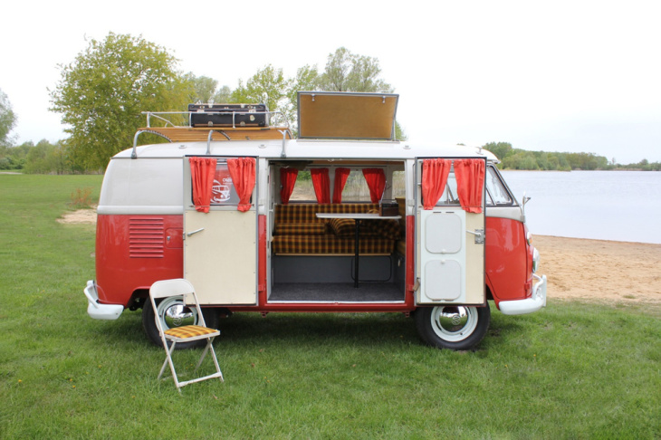 maikäfer-camping mit kultigen vw-bussen