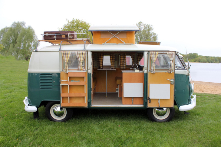 maikäfer-camping mit kultigen vw-bussen
