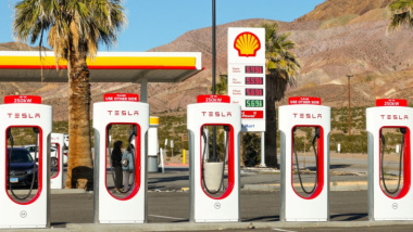 Schnelle Ladestationen: Tesla feuert sein Supercharger-Team