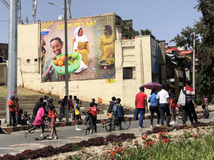 äthiopien verbannt verbrenner-autos: e-mobilitätswende im schnelldurchlauf