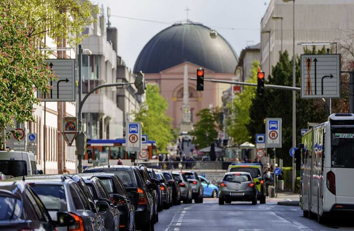 agora studie: verkehrswende wird bei weiterem zögern deutlich teurer