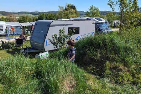 erster familientrip im stockbetten-wohnwagen