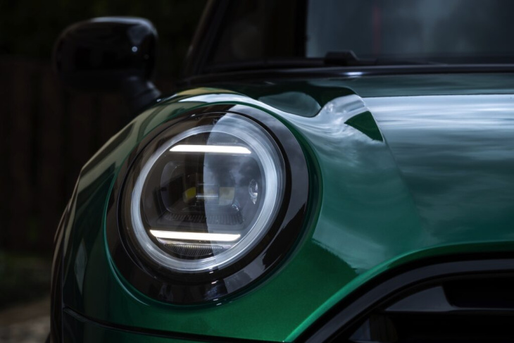 british racing green: neuer mini cooper s f66 im jcw-trim