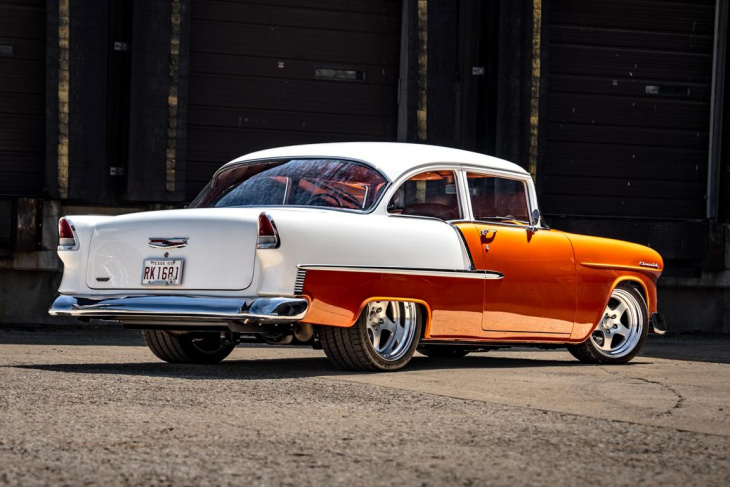 agent orange: ultimativer 1955er chevrolet 210 von roadster shop!