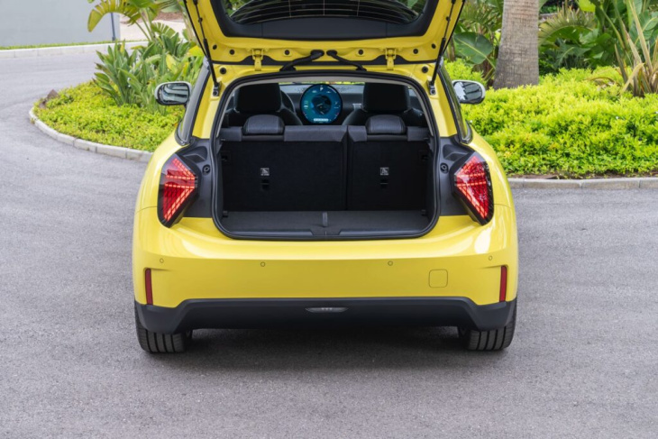 mini cooper j01: elektro-mini in classic trim & sunny side yellow