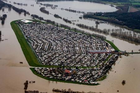 deutschlands größter campingplatz evakuiert