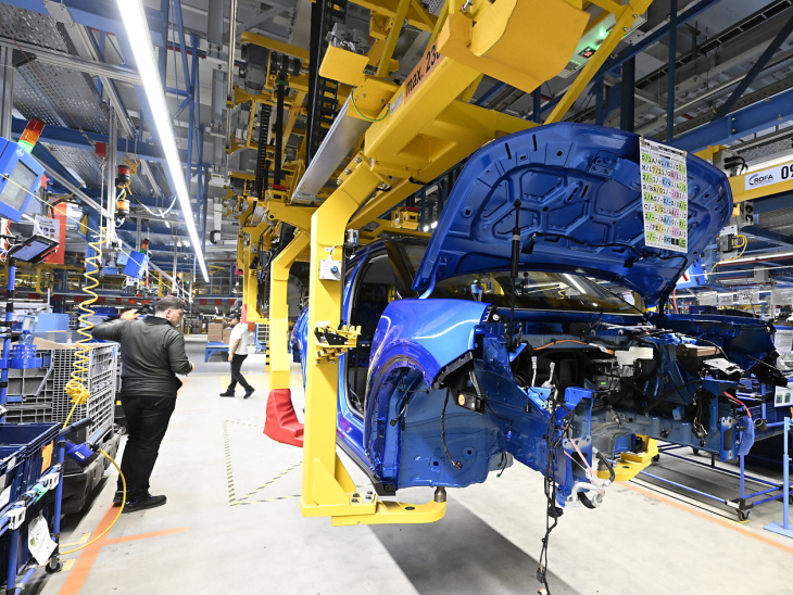 autobauer ford will weitere 1.600 jobs in spanien streichen