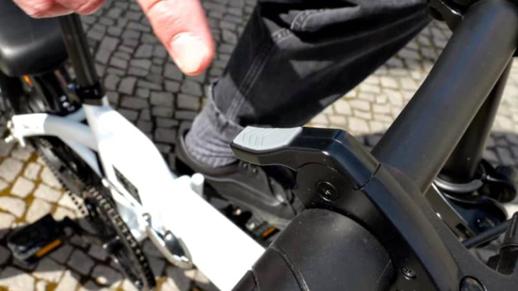 ausstattungswunder für 500 euro: klapp-e-bike mit haken