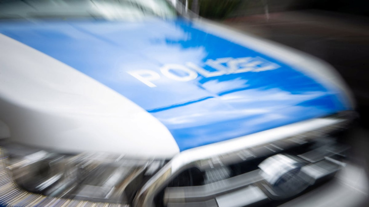 polizeikontrollen: mehr als 200 fahrzeuge zu schnell auf der a4 bei ottendorf