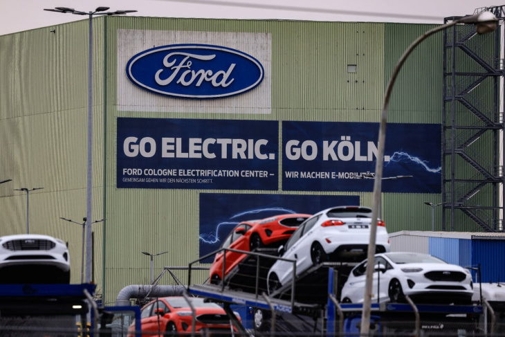 neue entlassungen geplant: ford will auch in köln mehr personal sparen!