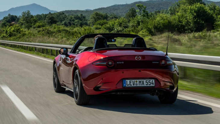 der mazda mx-5 feiert geburtstag - und bekommt ein facelift