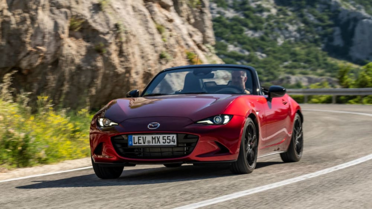 bildergalerie: der mazda mx-5 (2024) und seine vorgänger - kicker