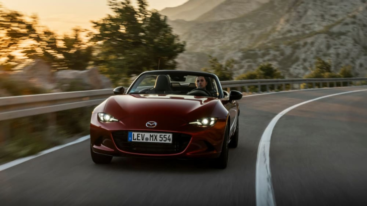 bildergalerie: der mazda mx-5 (2024) und seine vorgänger - kicker