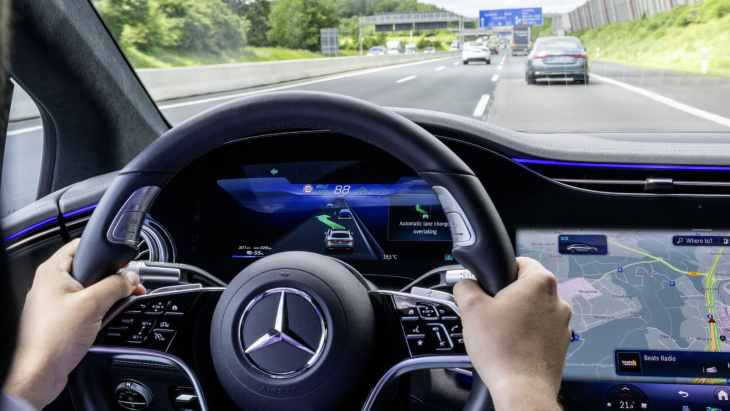 vollautomatisch überholen: mercedes bringt die funktion per ota-update