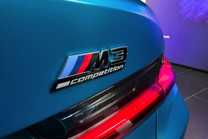 frozen tulum blue: bmw m3 facelift mit m performance parts