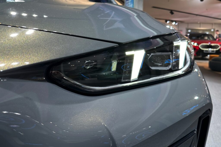 mit facelift-niere & dravitgrau: bmw i4 xdrive40 m sport pro