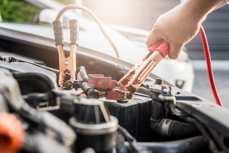 von ersatzrad bis teppich: diese dinge sollten sie immer im auto haben