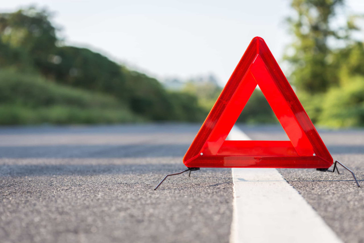 von ersatzrad bis teppich: diese dinge sollten sie immer im auto haben