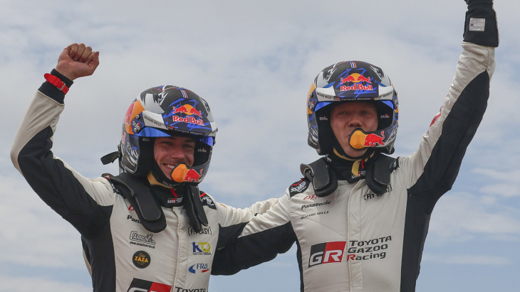 Ogier und Landais beim Medizincheck - RALLYE