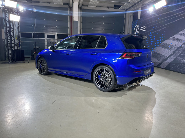 videositzprobe: doppelt gut und dreifach besser - 2024 vw golf r und r-variant und black edition im detail