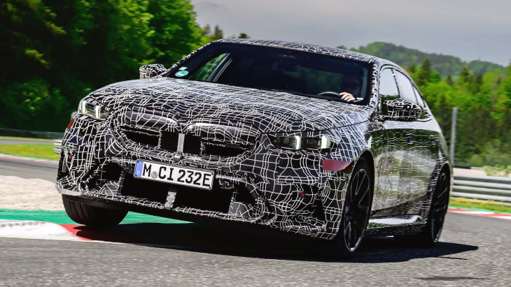 bmw m5 (2024) debütiert mit 727 ps und über 2,4 tonnen gewicht