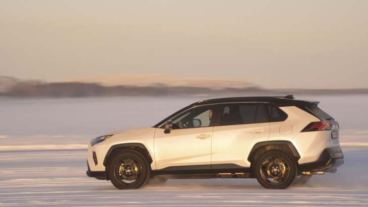 vollhybrid-suvs in bildern: toyota rav 4 hybrid, honda cr-v - kicker