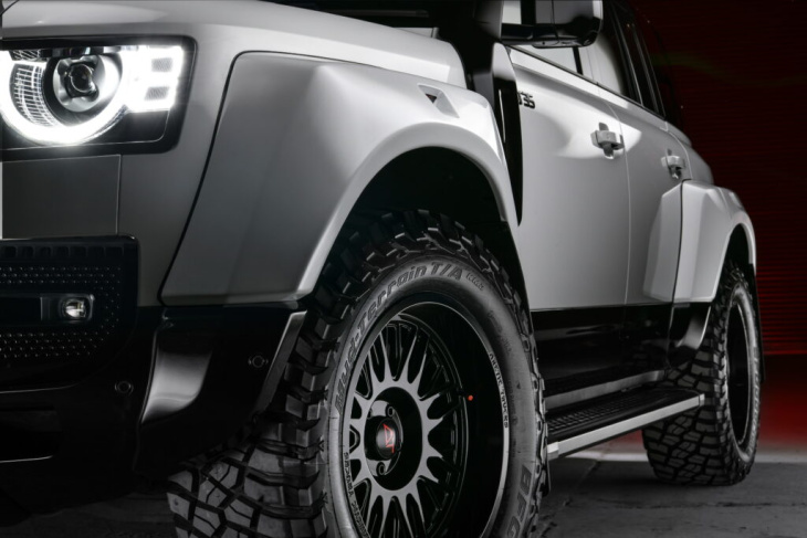 arctic trucks land rover defender at35 widebody auf xxl offroad-reifen!