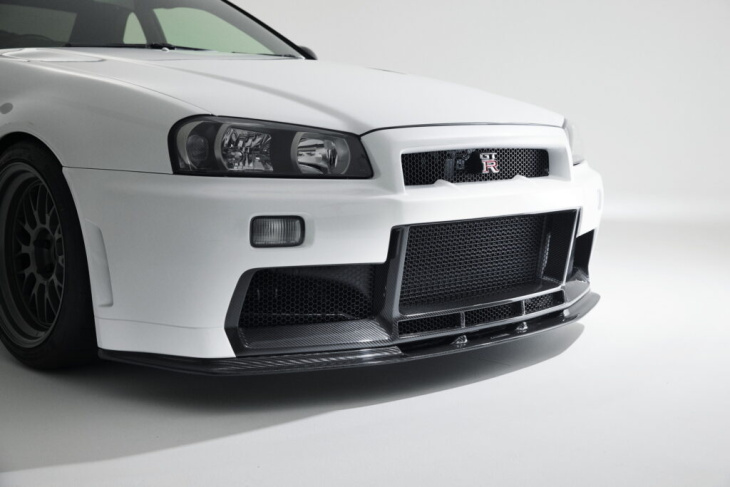 built by legends: ultimativer nissan skyline gt-r r34 restomod!