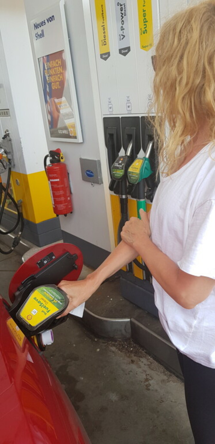 benzin im wochenvergleich erstmals seit ende april wieder teurer