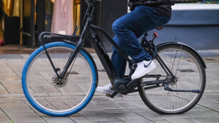 e-bikes erobern deutschland: davon kann das e-auto nur träumen