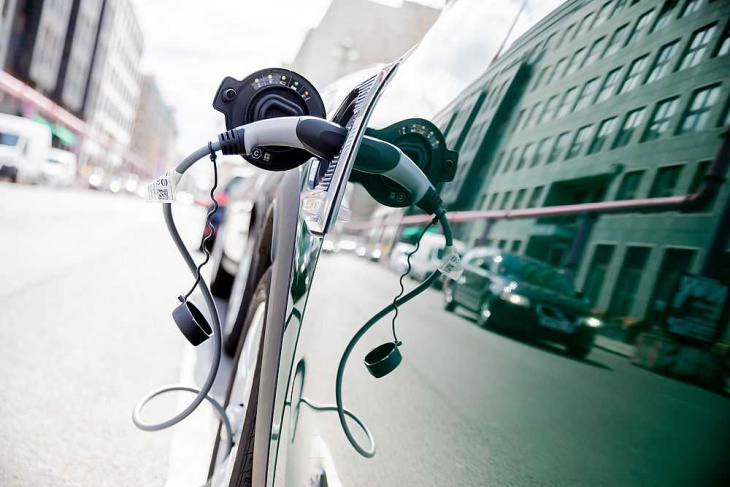 zahl der ladepunkte für elektroautos in berlin gestiegen