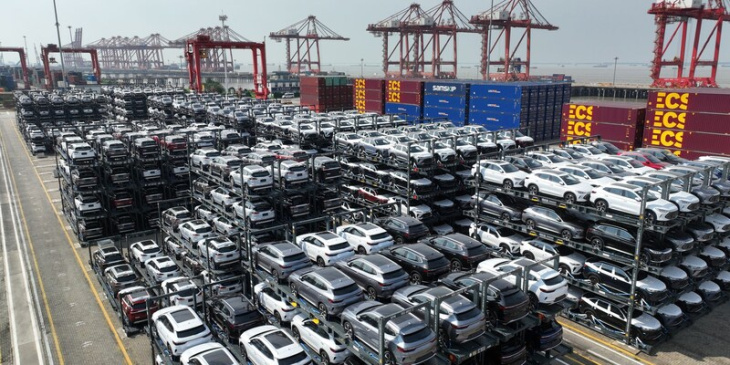 kommission macht ernst - eu führt vorläufige strafzölle auf e-autos aus china ein