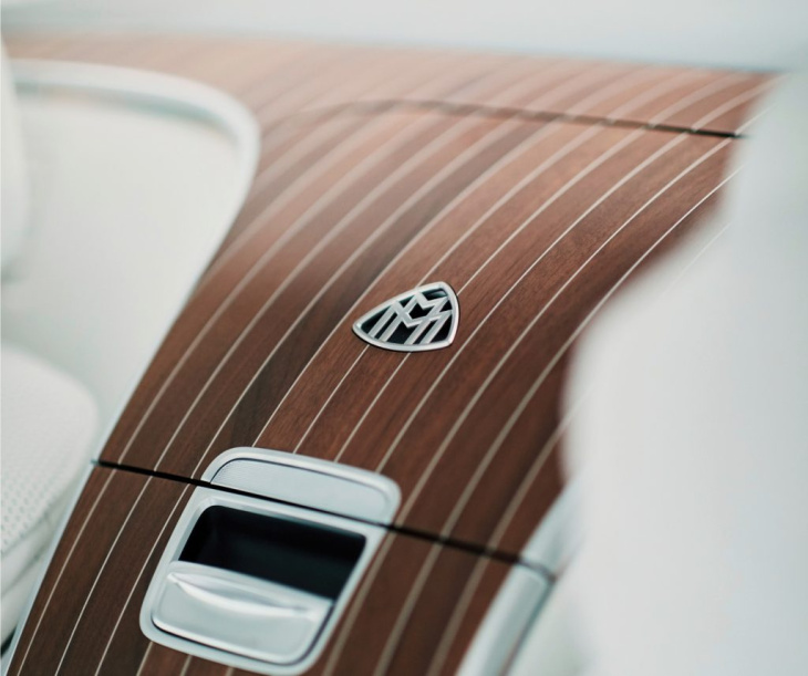 maybach s680 ist eine luxuslimousine, die von einem segelboot inspiriert ist.