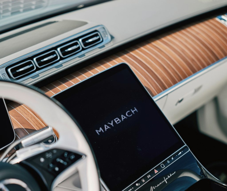 maybach s680 ist eine luxuslimousine, die von einem segelboot inspiriert ist.