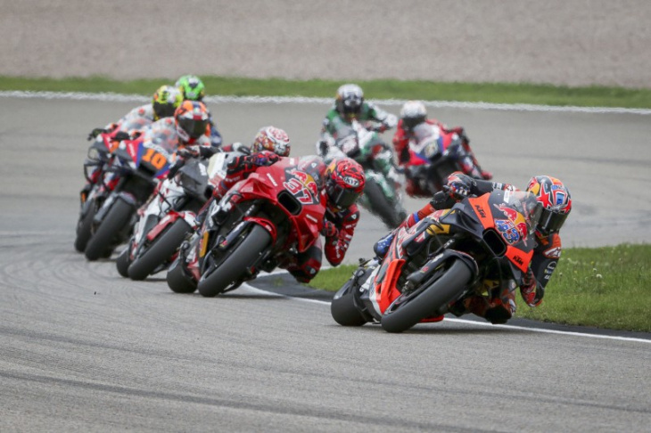 ktm fährt auch am sachsenring hinterher: das sagen die fahrer dazu