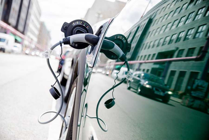 consors finanz studie: 2024/25 werden die jahre der preisbereinigung beim elektroauto