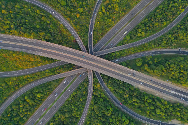 kennen sie die geschichte der autobahnen und schnellstraßen?