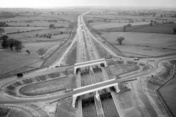 kennen sie die geschichte der autobahnen und schnellstraßen?